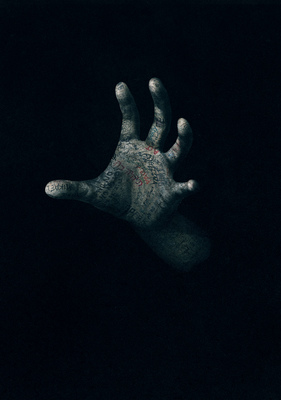 Talk to Me (2022) 01
