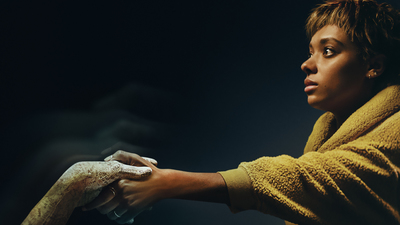 Talk to Me (2022) 03
